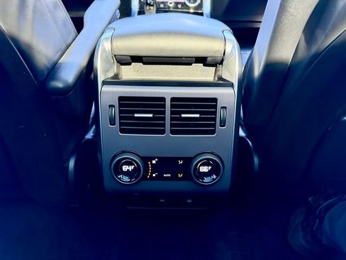 Used 2018 Land Rover Range Rover Sport HSE image 38