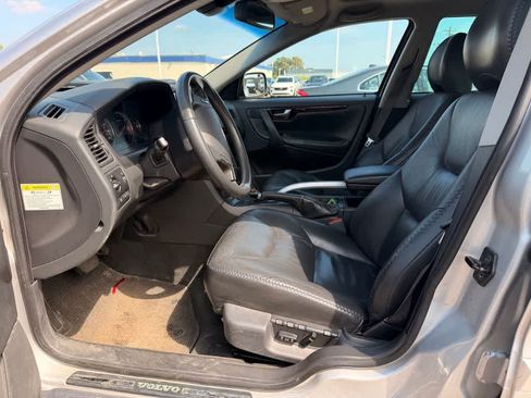 Used 2004 Volvo XC70 AWD/4WD image 10