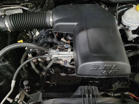 Used 2019 RAM 1500 Express w/ Express Value Package AWD/4WD image 30