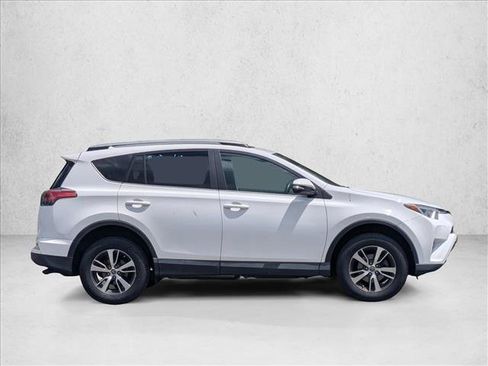 Used 2018 Toyota RAV4 XLE w/ Plus Extra Value Package FWD image 4