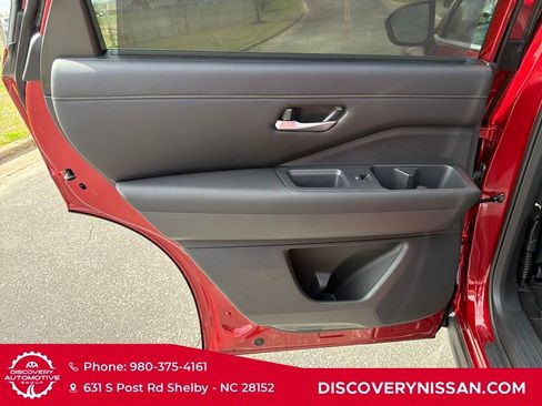 New 2026 Nissan Pathfinder SL w/ SL Premium Package AWD/4WD image 29