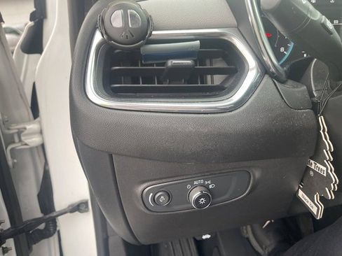 Used 2020 Chevrolet Equinox LS image 16