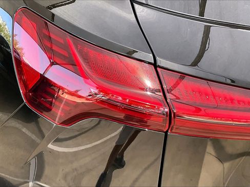 Used 2022 Audi e-tron Premium Plus w/ Premium Plus Package AWD/4WD image 28