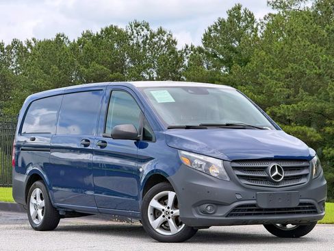 Used 2021 Mercedes-Benz Metris image 5