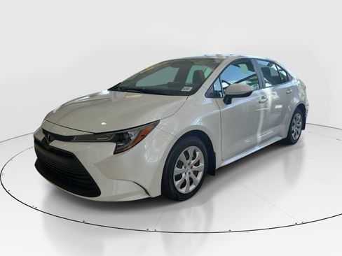 Used 2026 Toyota Corolla LE FWD image 3