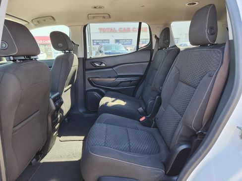 Used 2019 GMC Acadia SLE image 13