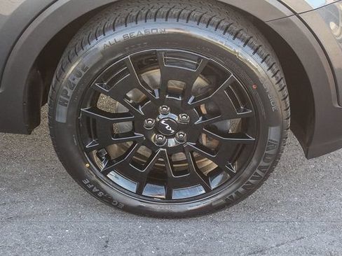 Used 2022 Kia Telluride SX w/ SX Prestige Package AWD/4WD image 12