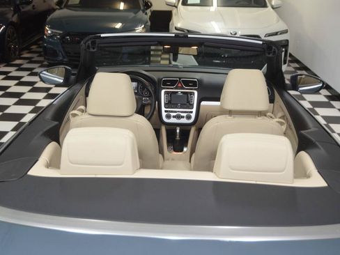 Used 2015 Volkswagen Eos Komfort FWD image 26