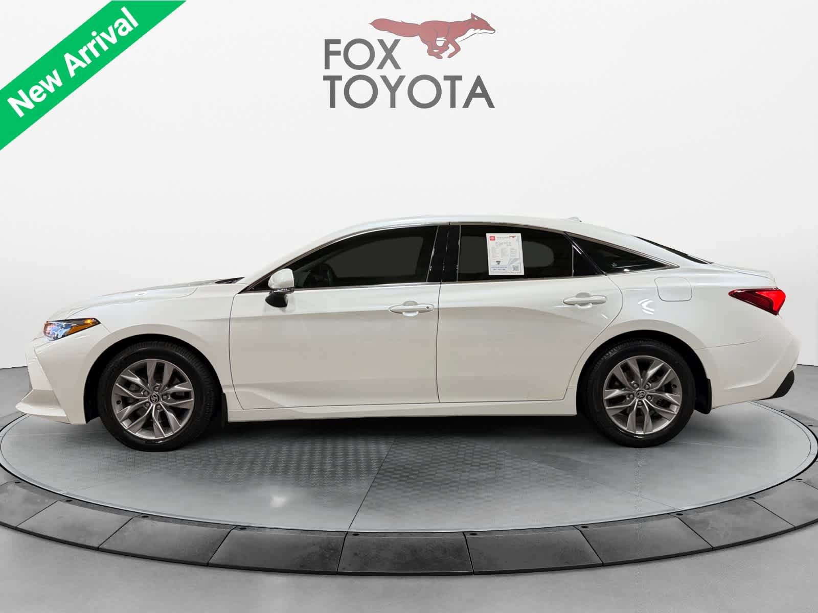 Used 2021 Toyota Avalon XLE FWD image 3