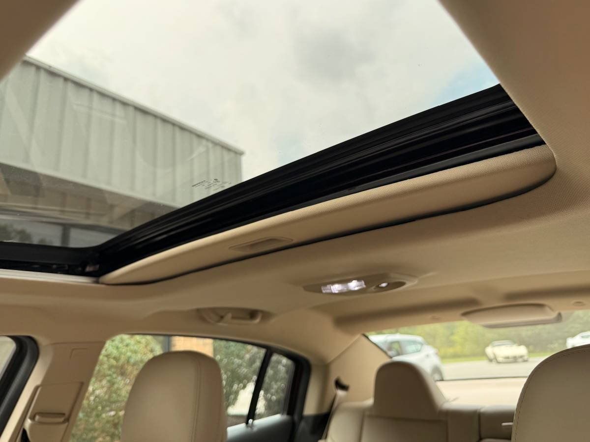 Used 2014 Chrysler 200 Limited w/ Sun/Sound Group FWD image 12
