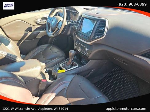 Used 2017 Jeep Cherokee Trailhawk image 27