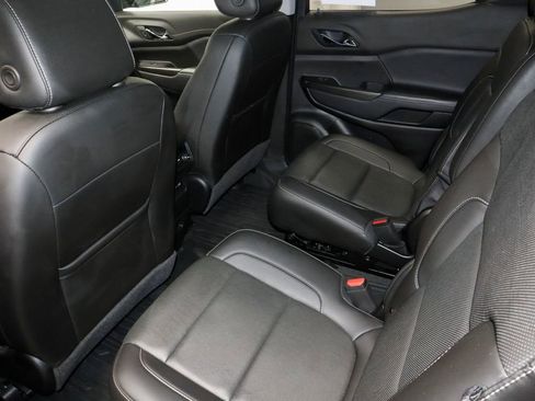 Used 2023 GMC Acadia SLT w/ Elevation Edition FWD image 22