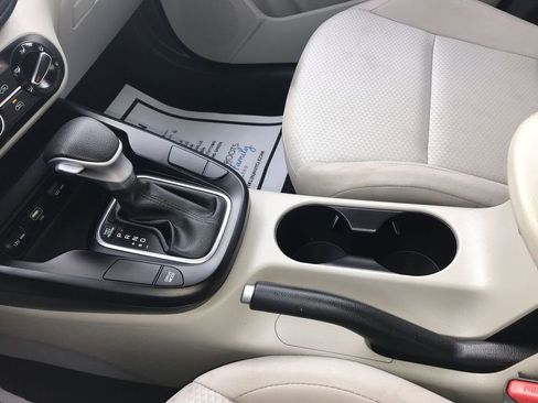 Certified 2024 Kia Soul LX FWD image 20