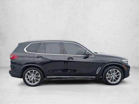 Used 2023 BMW X5 xDrive40i w/ Parking Assistance Package AWD/4WD image 4