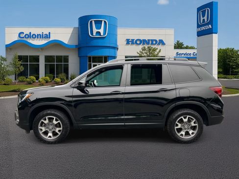 Used 2023 Honda Passport TrailSport image 3