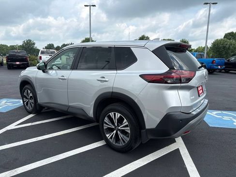 Used 2023 Nissan Rogue SV AWD/4WD image 6
