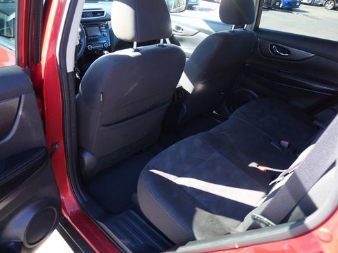 Used 2015 Nissan Rogue SV image 20