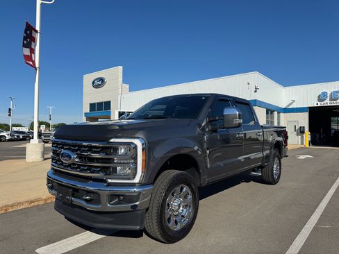 Used 2023 Ford F250 Lariat w/ Chrome Package AWD/4WD image 4