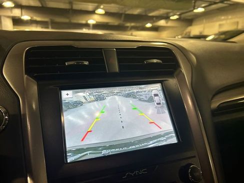 Used 2019 Ford Fusion SEL image 17