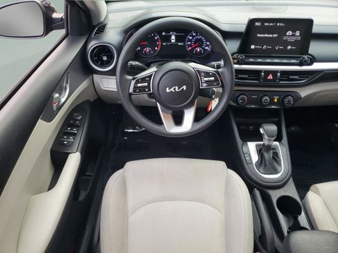 Certified 2023 Kia Forte LXS image 12