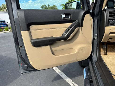 Used 2009 HUMMER H3 Luxury AWD/4WD image 43
