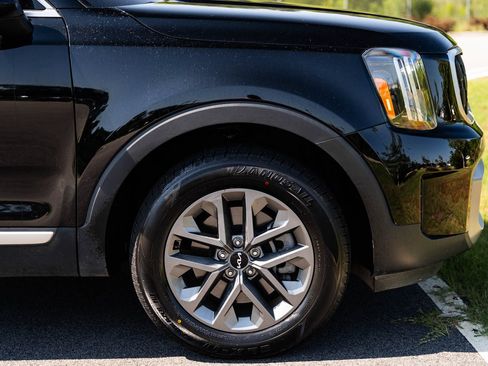Used 2024 Kia Telluride LX FWD image 8