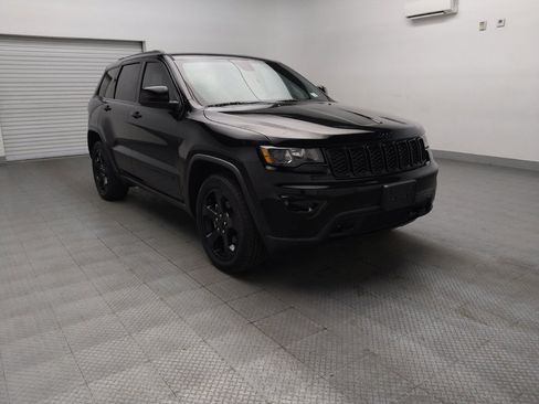 Used 2019 Jeep Grand Cherokee Laredo RWD image 13