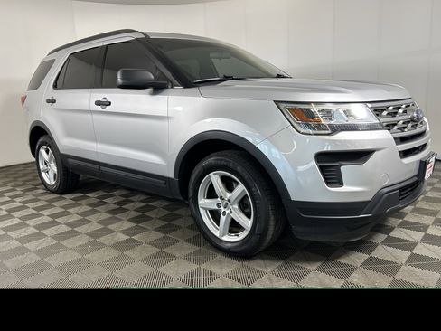 Used 2018 Ford Explorer 4WD image 2