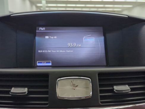 Used 2016 INFINITI Q70 L 3.7 AWD/4WD image 16