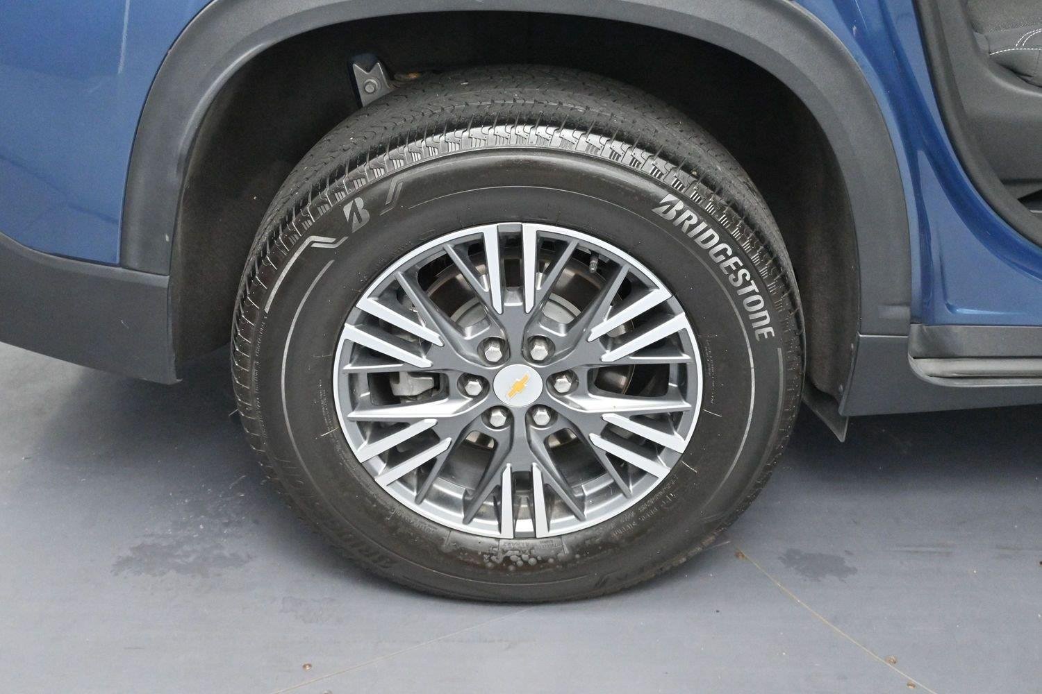 Used 2024 Chevrolet Traverse LT w/ LPO, Floor Liner Package FWD image 34