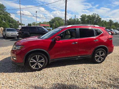 Used 2017 Nissan Rogue SL w/ SL Premium Package AWD/4WD image 4