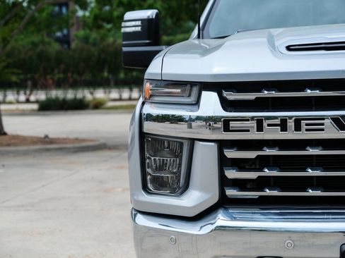 Used 2020 Chevrolet Silverado 2500 LTZ w/ LTZ Texas Edition AWD/4WD image 5