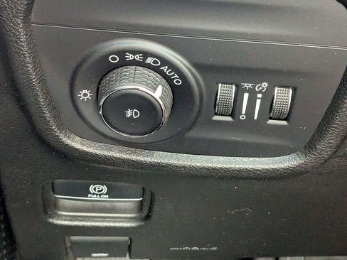Used 2022 Jeep Grand Cherokee L Limited AWD/4WD image 26