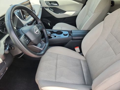 Used 2025 Nissan Rogue SV AWD/4WD image 9