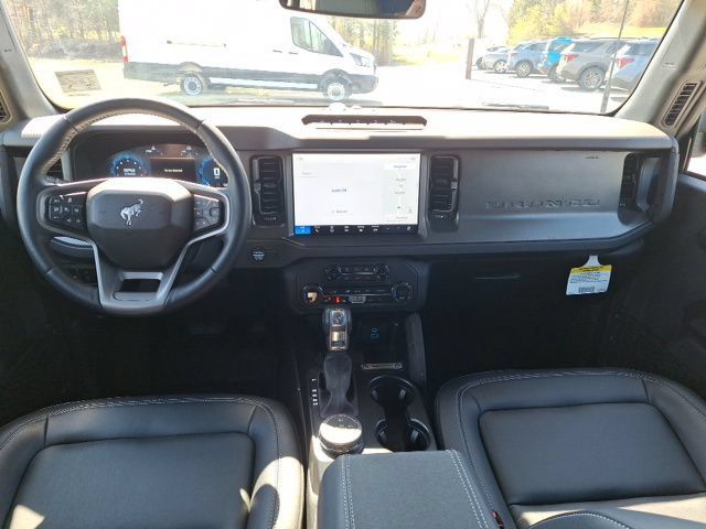 Used 2025 Ford Bronco Badlands AWD/4WD image 18