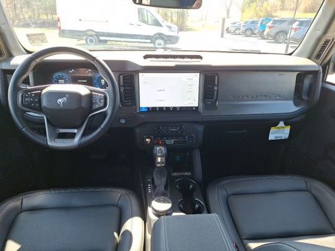 Used 2025 Ford Bronco Badlands AWD/4WD image 18