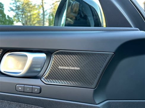 New 2026 Volvo XC40 B5 Ultra w/ Climate Package image 25