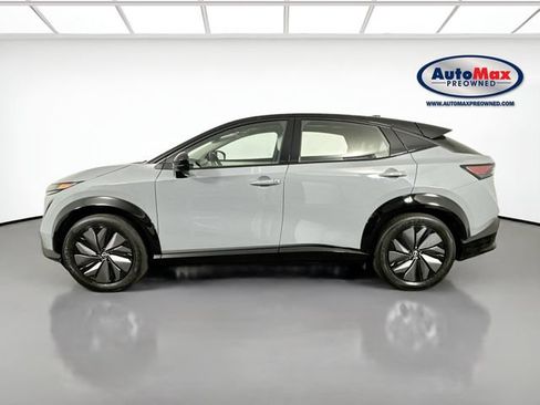 Used 2024 Nissan Ariya AWD image 9