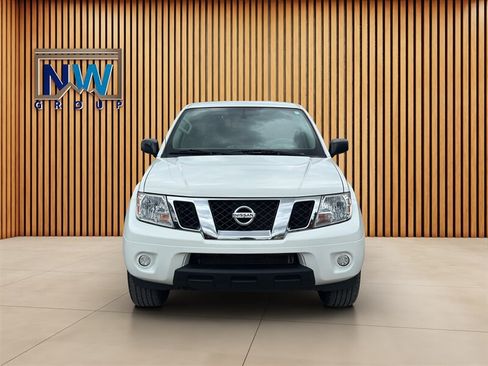 Used 2019 Nissan Frontier SV AWD/4WD image 2