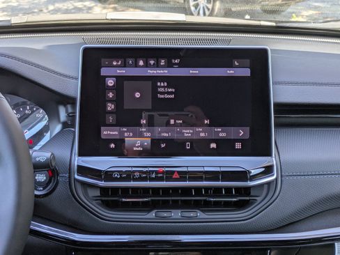 New 2026 Jeep Compass Latitude AWD/4WD image 16