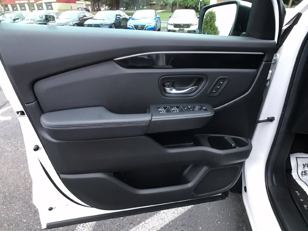 Certified 2025 Honda Pilot EX-L image 16