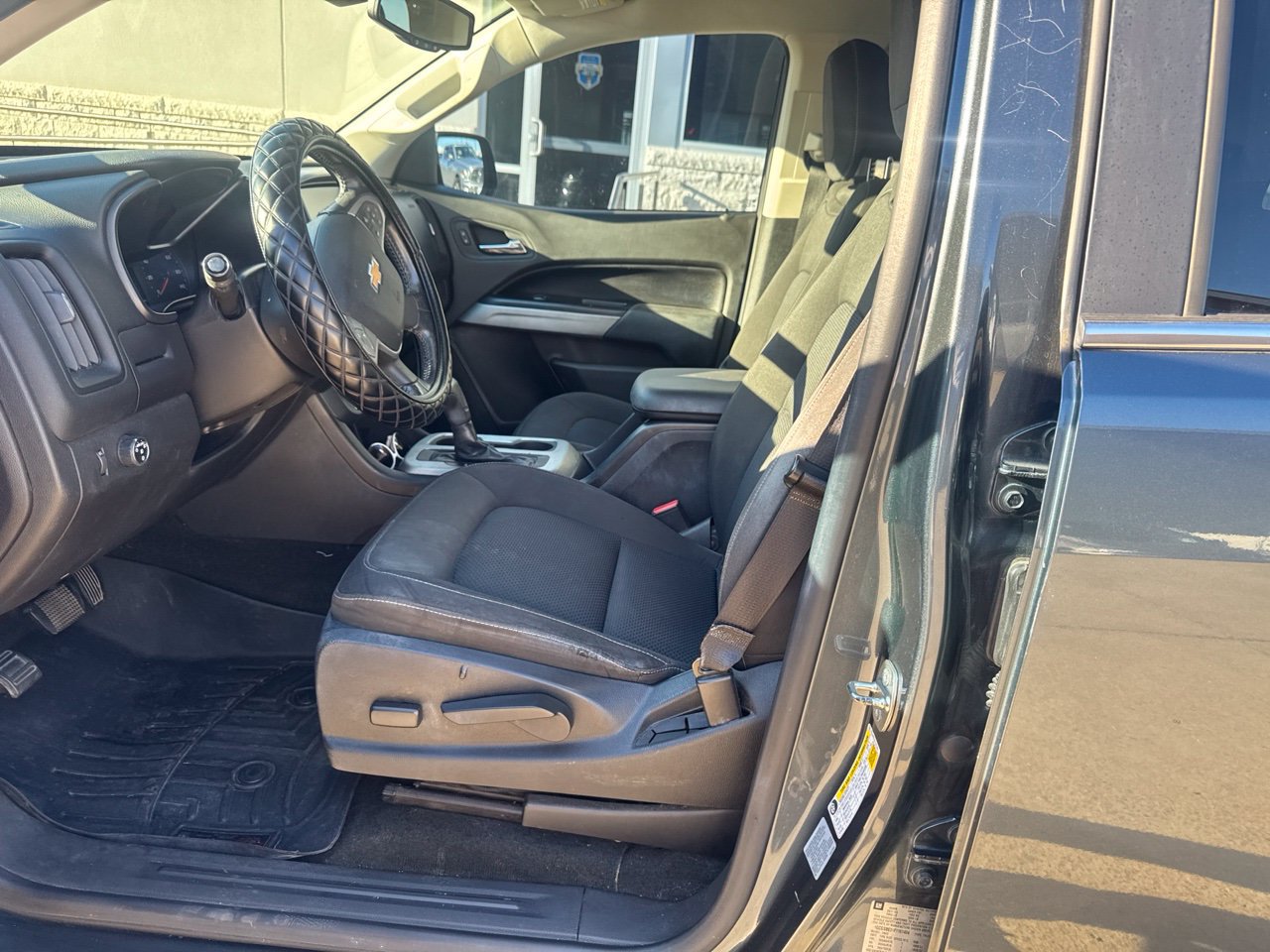 Used 2015 Chevrolet Colorado LT w/ LT Convenience Package RWD image 9