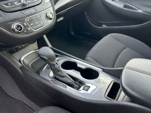 Used 2024 Chevrolet Malibu LT image 35