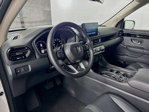 Used 2025 Honda Pilot EX-L image 9