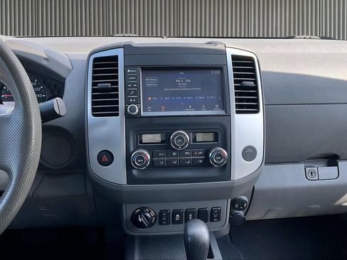 Used 2020 Nissan Frontier SV AWD/4WD image 7
