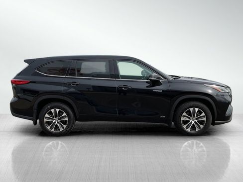Used 2021 Toyota Highlander XLE image 6