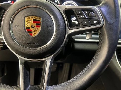 Used 2017 Porsche Panamera image 14