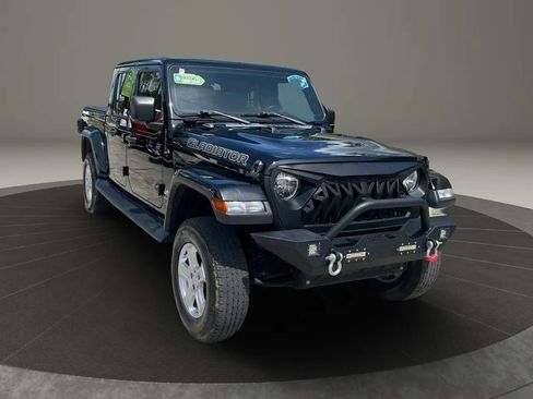 Used 2023 Jeep Gladiator Overland w/ Popular Equipment Package AWD/4WD image 1