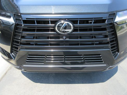 Used 2024 Lexus GX 550 w/ Accessory Package (2T) AWD/4WD image 15
