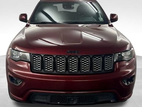 Used 2022 Jeep Grand Cherokee Laredo X RWD image 3
